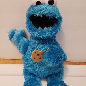 Sesame Street Feed Me Cookie Monster Plush Interactive Toy Cookie Monster Talks